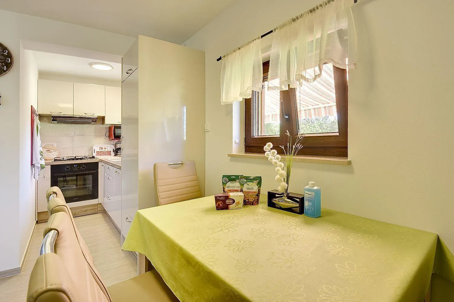 Ferienhaus mit Badminton- und Minifussballplatz Pula
