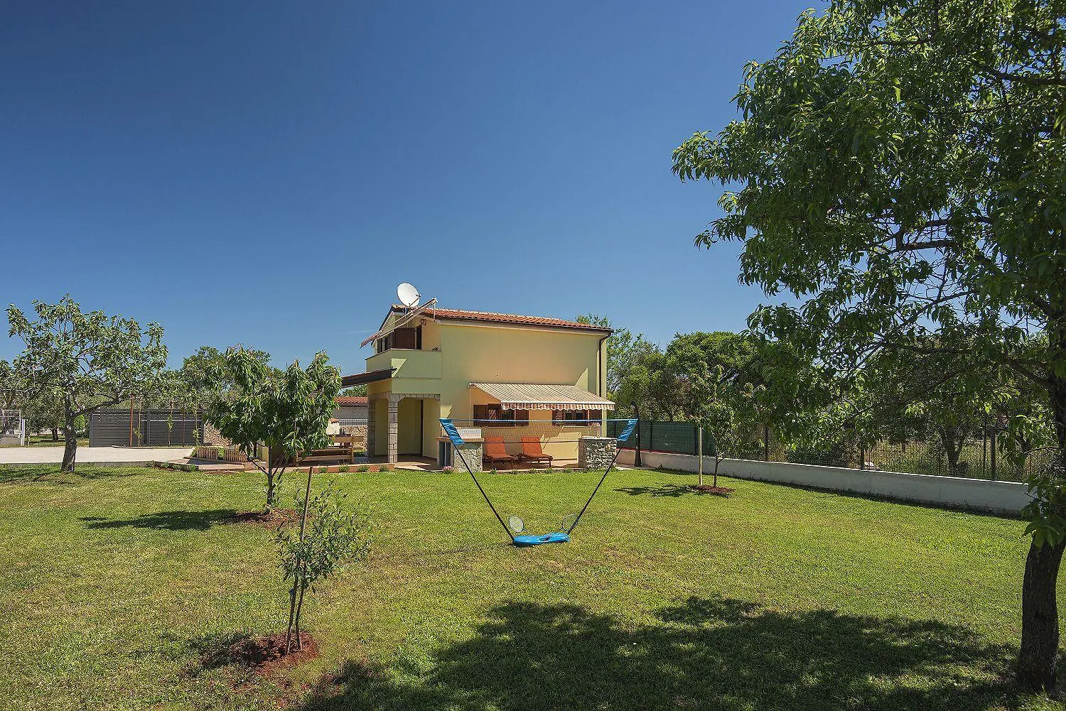Ferienhaus Mit Badminton- Und Minifussballplatz Pula