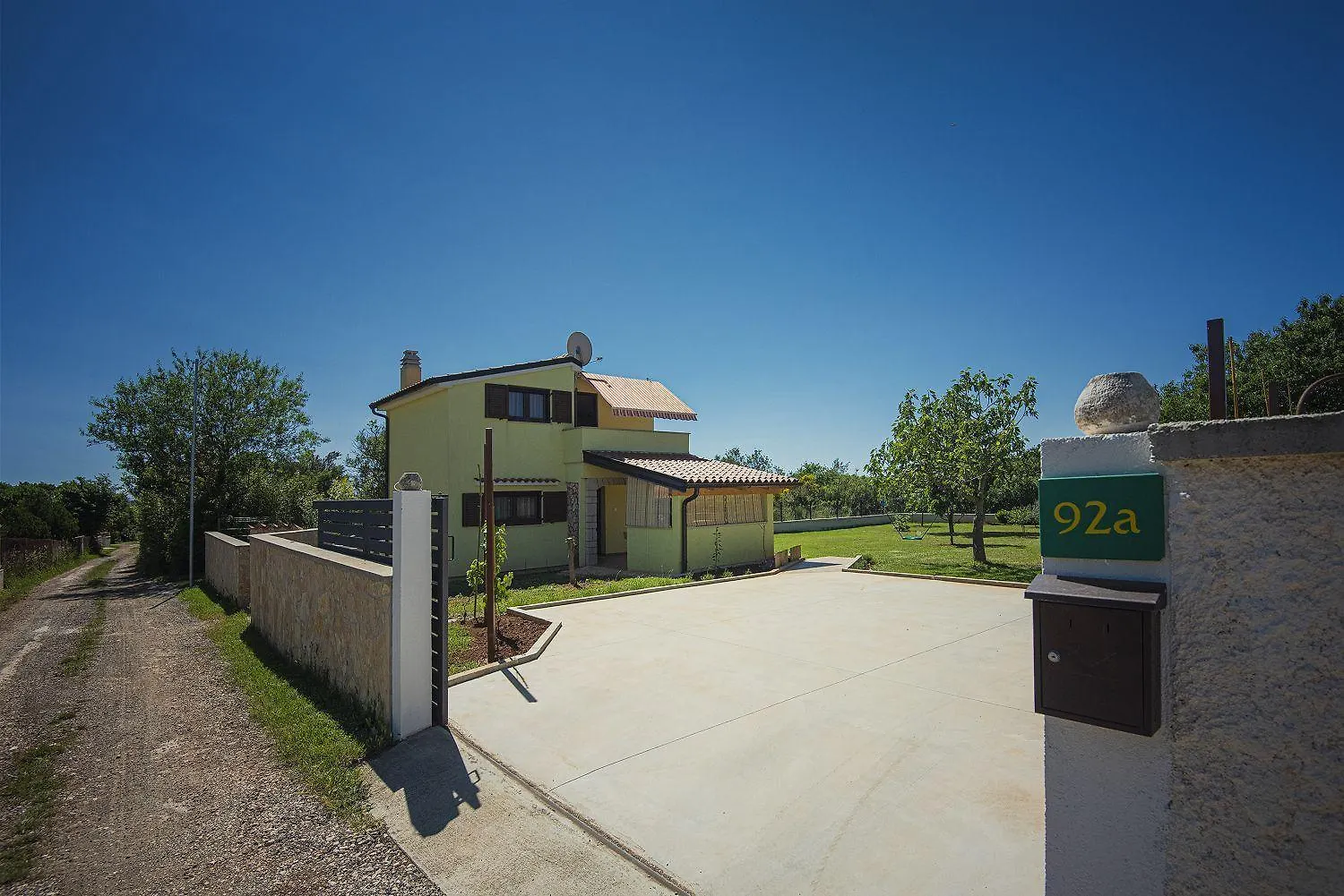 Holiday home Ferienhaus Mit Badminton- Und Minifussballplatz Pula
